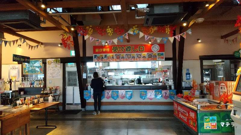 愛媛県松山市マテラの食堂