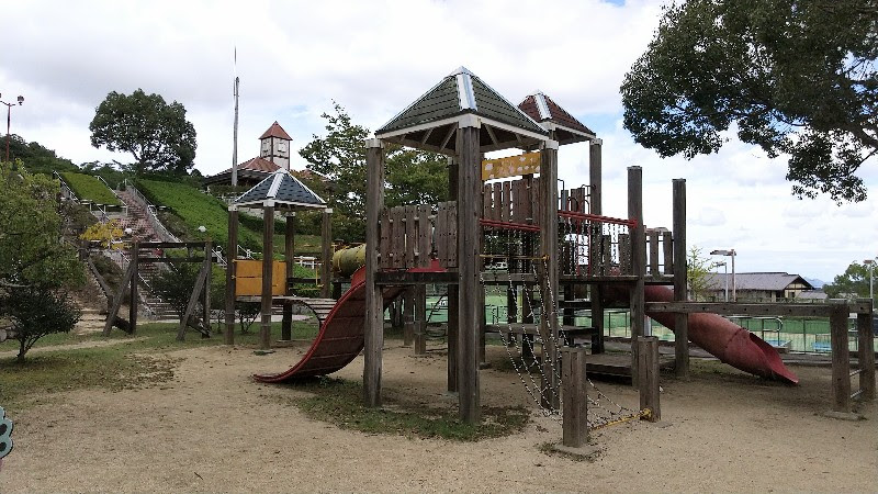 今治市朝倉緑のふるさと公園複合型遊具滑り台
