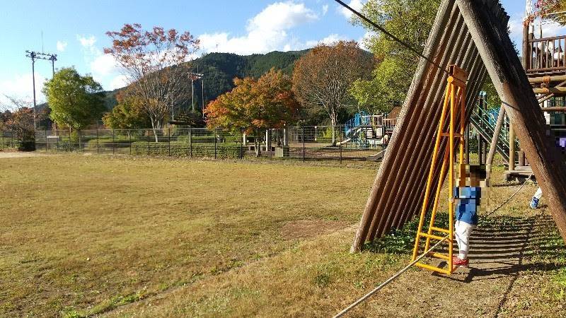 愛媛県内子町城の台公園ロープの遊具