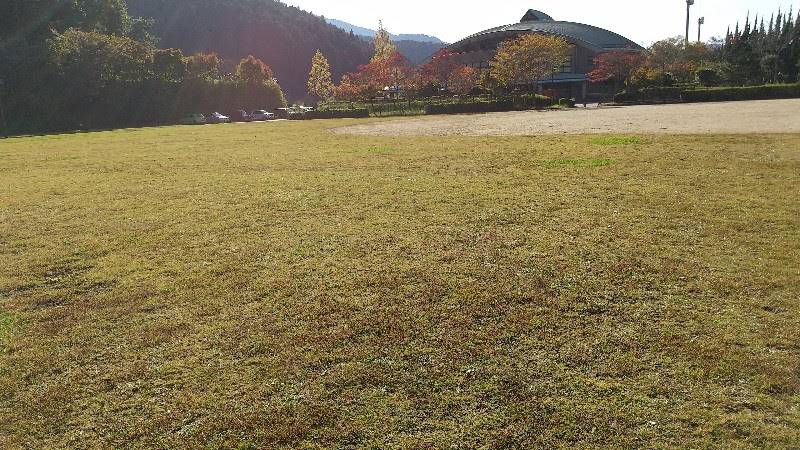 愛媛県内子町城の台公園大きなグラウンド