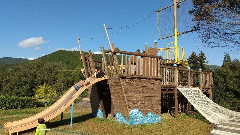 愛媛県内子町城の台公園船型の遊具
