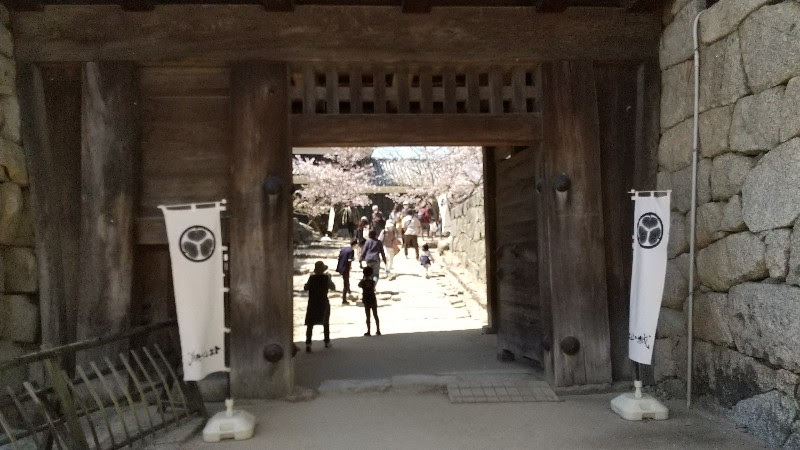 松山城の太鼓門