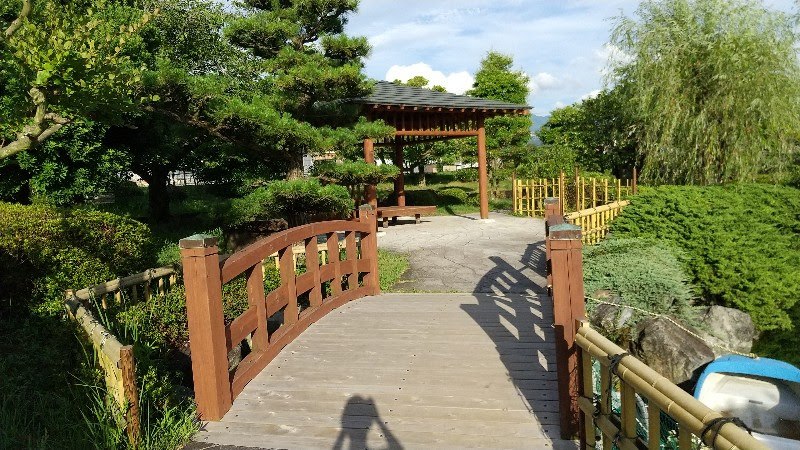 松山市の水遊び＆川遊びができる人気スポット「杖ノ淵公園」の日本庭園