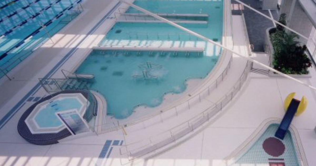 愛媛県松山市おすすめのプール「アクアパレットまつやま」屋内温水プールにある健康プール