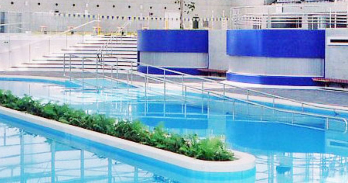 愛媛県松山市おすすめのプール「アクアパレットまつやま」の屋内流水プール