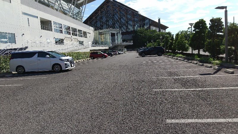 愛媛県松山市おすすめのプール「アクアパレットまつやま」の無料駐車場