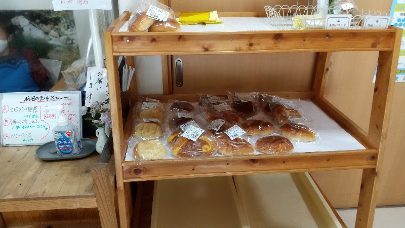 高知県仁淀川の穴場スポット、池川439交流館で販売されているパン