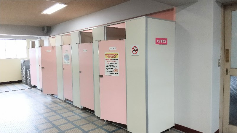 愛媛県おすすめのプール「イヨテツスポーツセンター」の女子更衣室