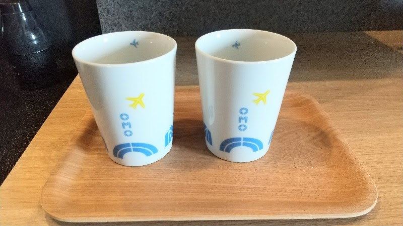 OMO関西空港 by 星野リゾートの客室にあるOMO関西空港オリジナルのフリーカップ