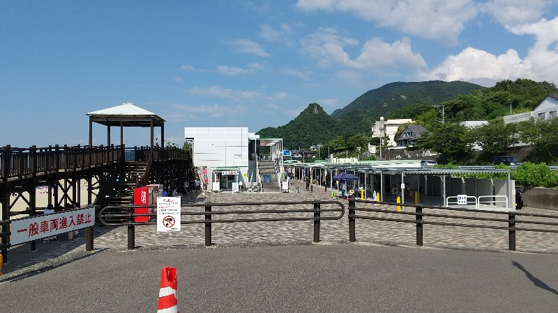 愛媛県おすすめのきれいな海水浴場、ふたみシーサイド公園（道の駅ふたみ）