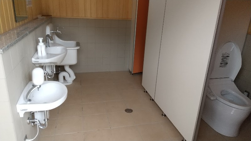 西予ちぬやパーク(西予児童公園)にある女性トイレ