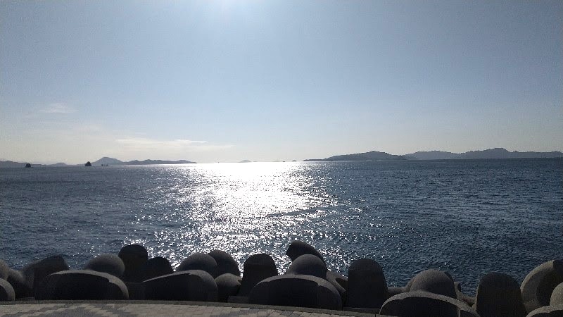 風早長浜海岸「道の駅　風早の郷　風和里（ふわり）」の目の前、愛媛県松山市にある美しい海水浴場