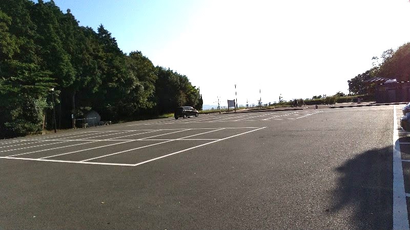 波妻の鼻わくわくランド 北条公園（波妻）、海が見える絶景のロケーションにある松山市の公園の駐車場