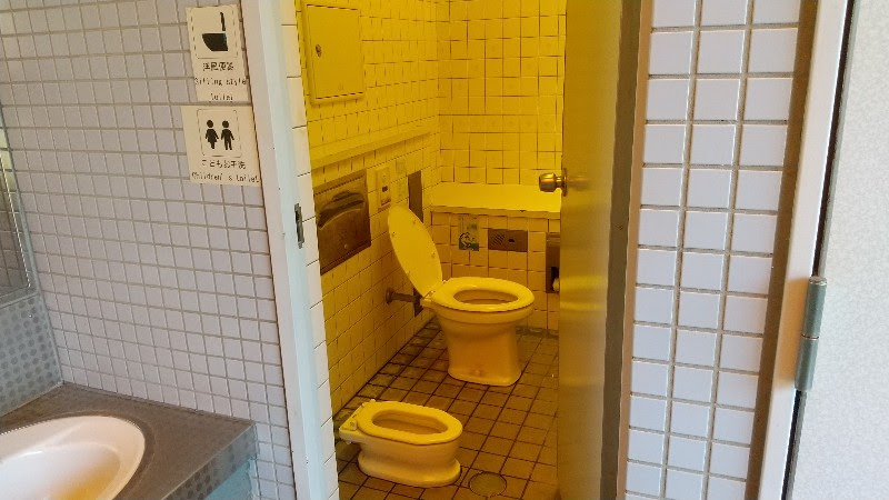 愛媛県今治市にある桜井総合公園の子ども用トイレ