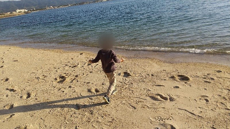 波妻の鼻わくわくランド 北条公園（波妻）のすぐ下にあるビーチで砂遊び、水遊び＠松山市おすすめの公園