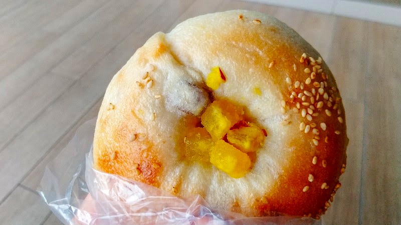ハートブレッドアンティーク エミフルMASAKI店【口コミ・メニュー】購入したパン「ベーグル（栗とサツマイモ）」