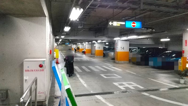 松山市役所前　地下駐車場