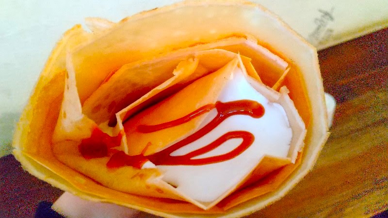 「クレープカフェ ココ （Crepe cafe Coco）」愛媛県松山市湊町にある行列のできる人気のクレープ店の、人気NO,1　噂の塩キャラメルバターと生クリーム　500円（税込）