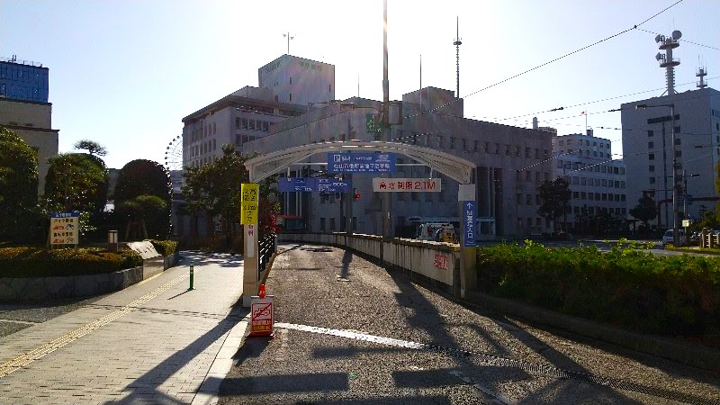 松山市役所前　地下駐車場、アクセス・入口・入り方