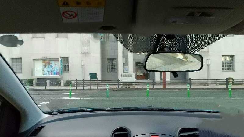 松山市役所前、地下駐車場から出口へ