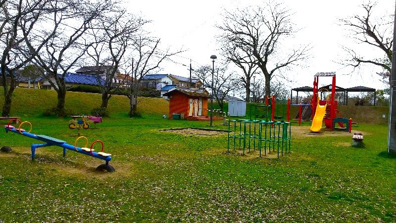 石手川緑地（東野地区）、子供が遊べる遊具、松山市のおすすめの公園