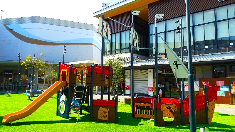 SAI&Co. （サイコー）の前にある、子どもの遊び場、しまなみオープンパーク＠イオンモール今治新都市　