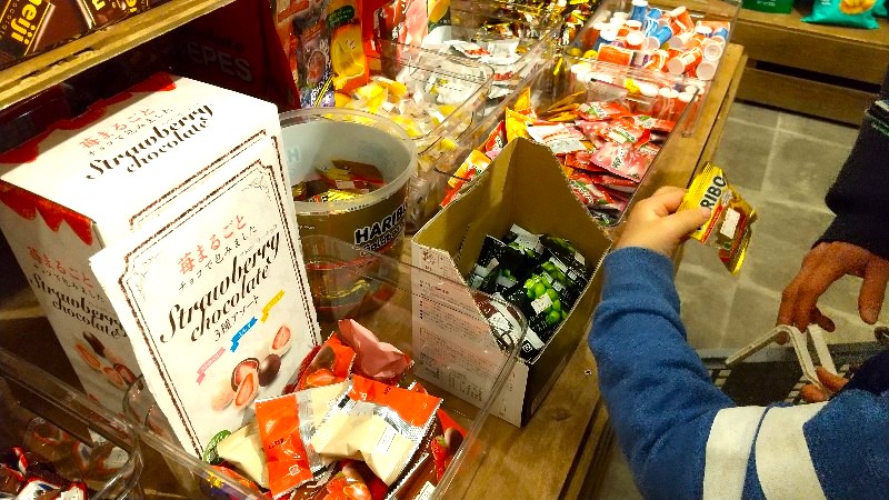 愛媛県にあるコストコ再販店「ラ コスト スマイル」お菓子＠イオンモール今治新都市