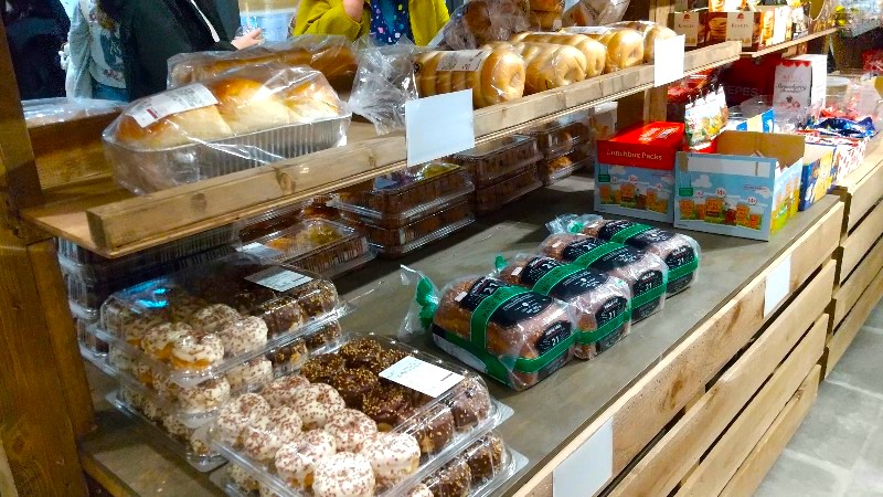 愛媛県にあるコストコ再販店「ラ コスト スマイル」パン・ベーグル・マフィン＠イオンモール今治新都市