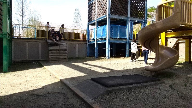 松山総合公園「坊ちゃん夢ランド」子ども向け巨大複合遊具・滑り台の写真、口コミ・レビュー
